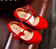 Load image into Gallery viewer, Bekanille Girls Leather Shoes Autumn Bowtie Sandals 2019 New Children Shoes High Heels Princess Sweet Sandals For Girls SZ107